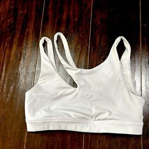 ALO YOGA Peak Bra, White